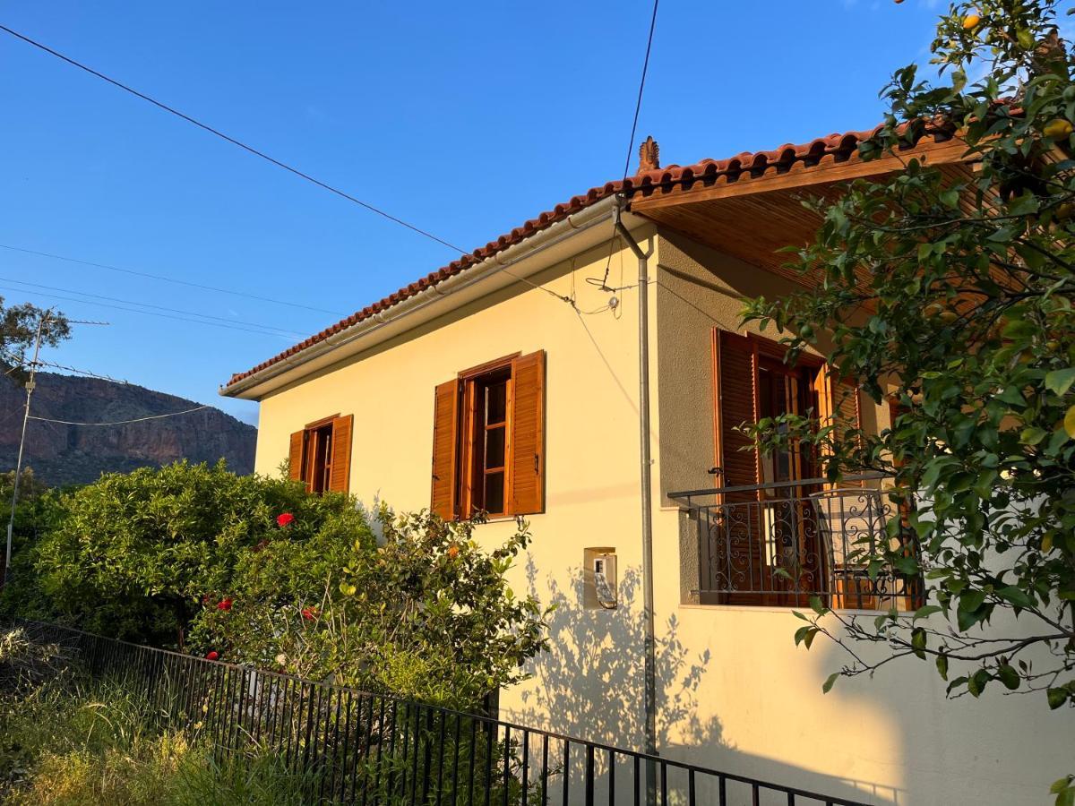 Villa Lemon Tree House Leonídion Exterior foto